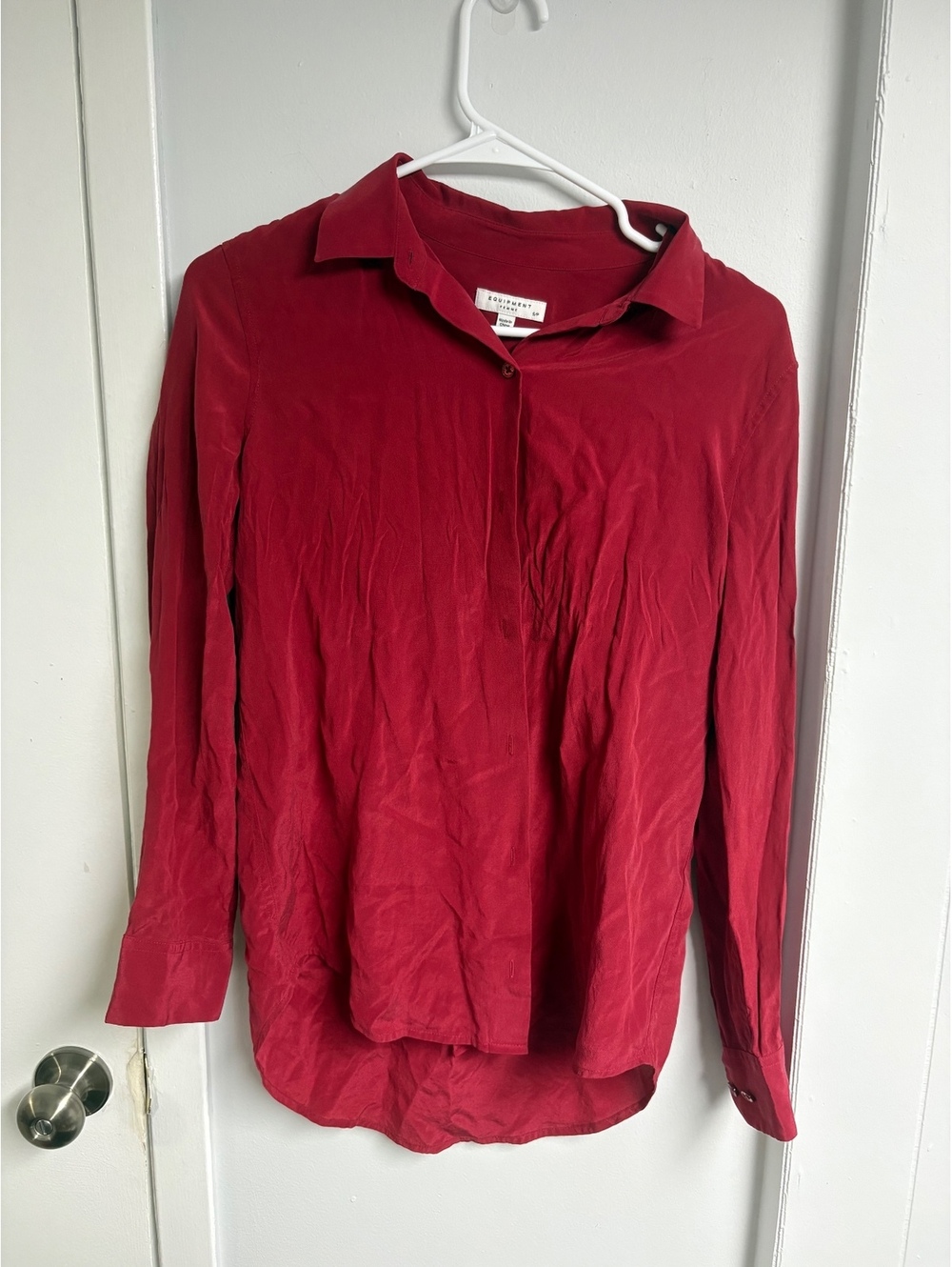 Equipment Femme Red Silk Long Sleeve Button-Up Blouse S/P